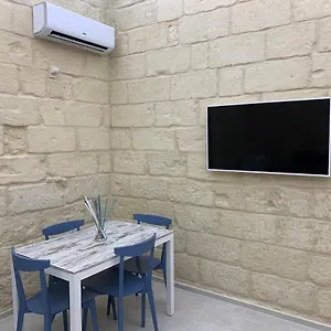 https://intera-casa-a-due-passi-da-porta-san-biagio.lecce-hotels.com